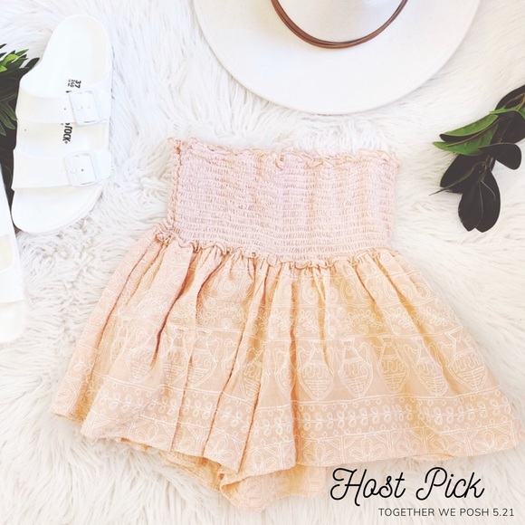 LoveShackFancy Pants - LoveShackFancy Embroidered Flounce Shorts XS blush